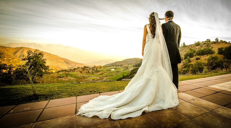 Fotografo di matrimoni Juan Maureira (juanmaureira). Foto del 17 ottobre 2016