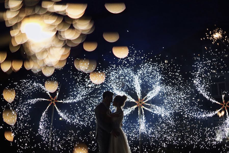 Fotograful de nuntă Slava Semenov (ctapocta). Fotografia din 8 iulie 2019