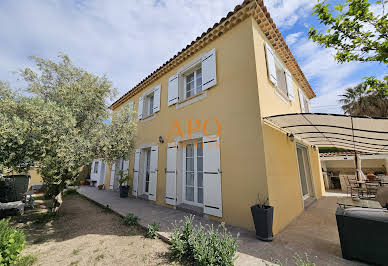 Maison avec piscine et terrasse 20