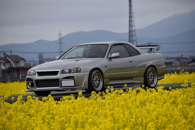 スカイラインの菜の花畑・菜の花と愛車・スカイラインコラボ・ER34・ENR34に関するカスタム事例の投稿画像1枚目