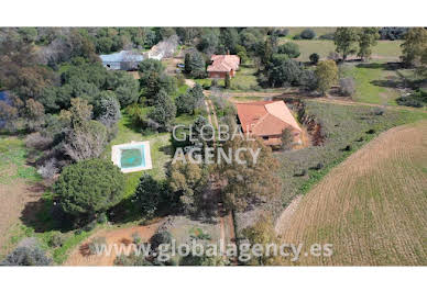 House with pool and terrace 5