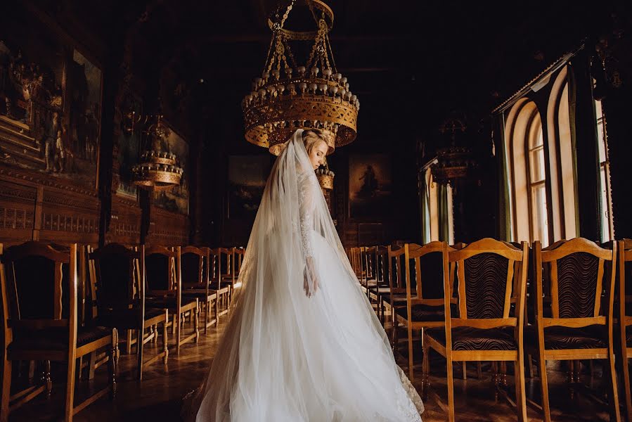 Fotografo di matrimoni Yuliya Khoruzhaya (horuzhayaphoto). Foto del 3 novembre 2018