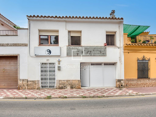 Villa with garden and terrace 1