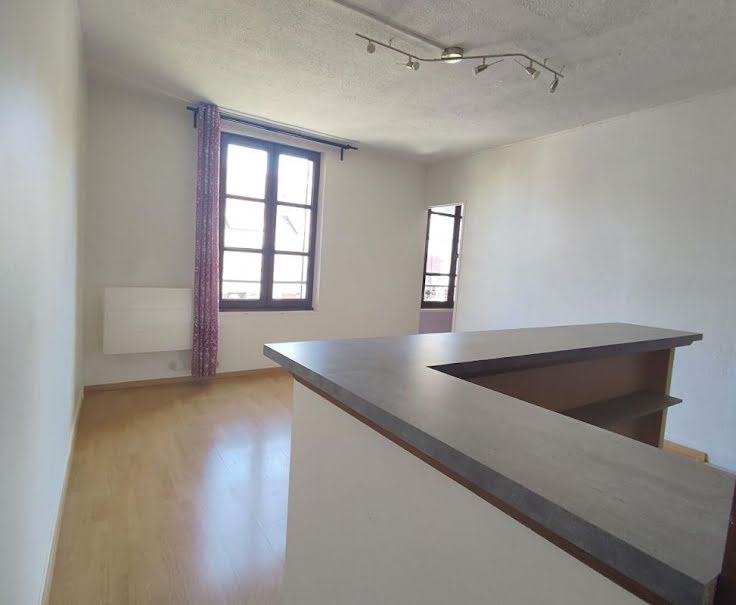 Location  appartement 1 pièce 33 m² à Montlhéry (91310), 584 €