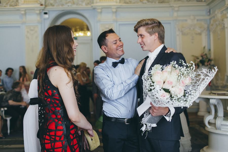 Fotógrafo de casamento Nazar Voyushin (nazarvoyushin). Foto de 19 de março 2015