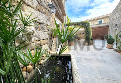 Maison avec piscine et terrasse 1