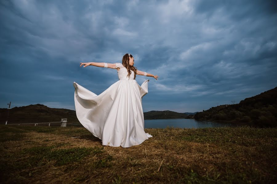 Wedding photographer Bogdan Bucseneanu (blurphotoevents). Photo of 1 October 2018