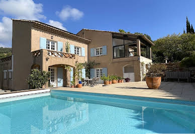 Villa avec piscine et terrasse 7