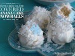 Frozen-Inspired White Chocolate Covered Banana Cake Snowballs - Nibbles and Feasts was pinched from <a href="http://www.nibblesandfeasts.com/2013/11/white-chocolate-covered-banana-cake-snowballs/" target="_blank">www.nibblesandfeasts.com.</a>