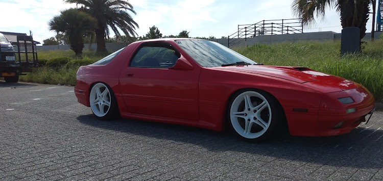 RX-7の赤ナマズ科に関するカスタム事例の投稿画像1枚目