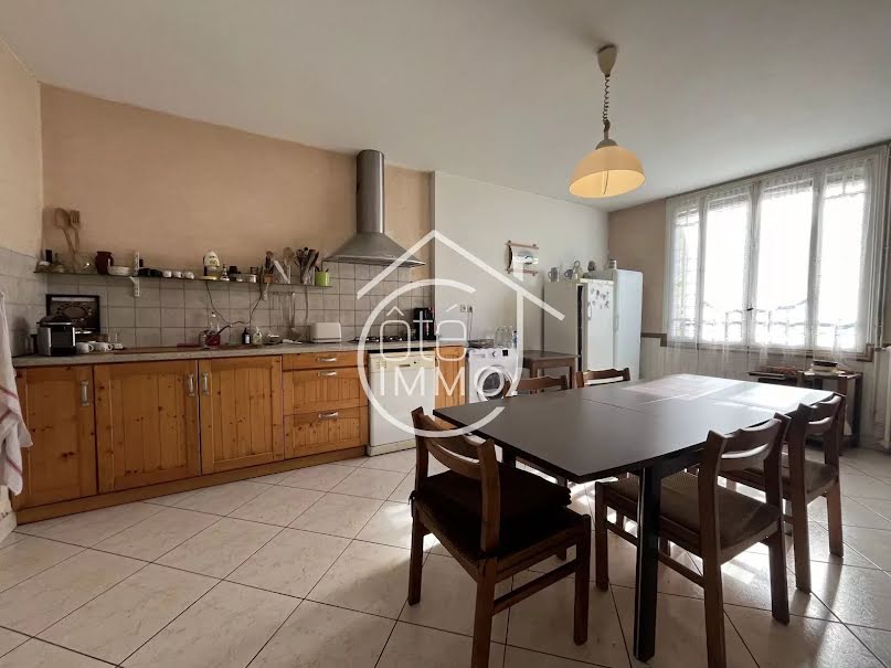 Vente maison 9 pièces 250 m² à Castillon-la-Bataille (33350), 150 000 €