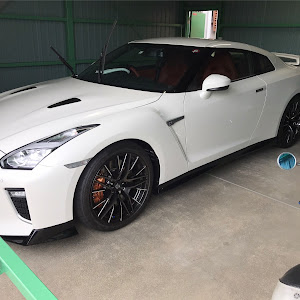 NISSAN GT-R R35