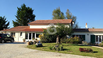 maison à Saint-Michel-en-l'Herm (85)