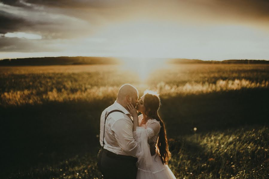 Fotógrafo de bodas Anna Mischenko (greenraychal). Foto del 15 de julio 2019