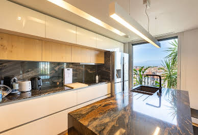 Contemporary apartment 4