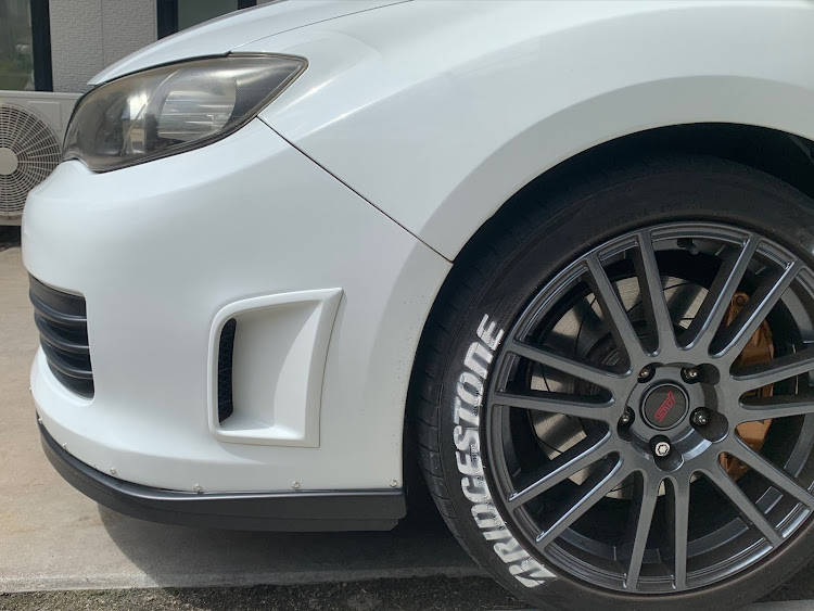 インプレッサ WRX STIのWRC08仕様・リベット留め・JDMに関するカスタム事例の投稿画像5枚目