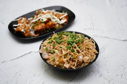 Chicken Chilli With Chicken Hakka Noodles