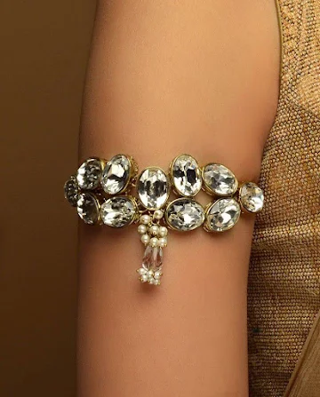 wedding-jewelry-essentials-armlet-image