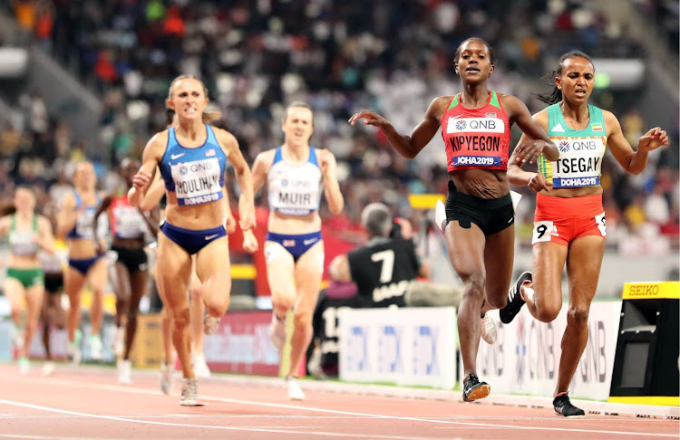 Kenya's Faith Kipyegon and Ethiopia's Gudaf Tsegay in action.