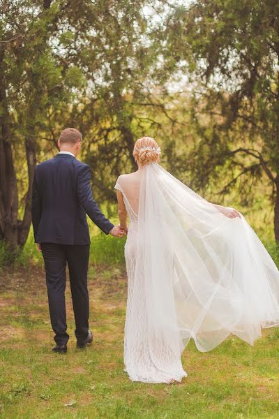 Fotógrafo de casamento Anna Omelchuk (omelaana99). Foto de 29 de maio 2019