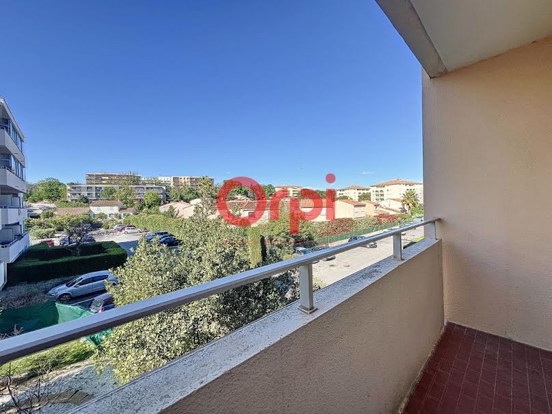 Location  appartement 1 pièce 12 m² à Frejus (83600), 450 €