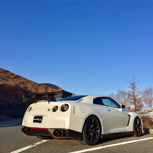 NISSAN GT-R