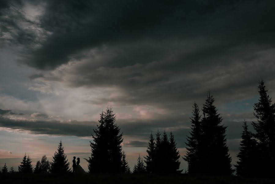 Fotógrafo de casamento Marius Bulzan (mariusbulzanfoto). Foto de 5 de junho 2019