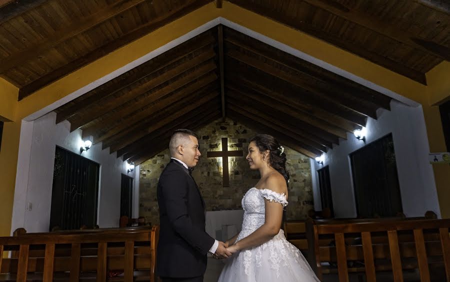 Photographe de mariage Yernef Juan Felipe Morales (jfproducciones97). Photo du 16 juin 2022