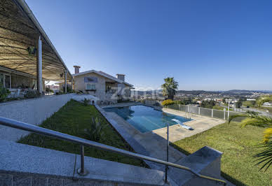 Maison avec terrasse 1