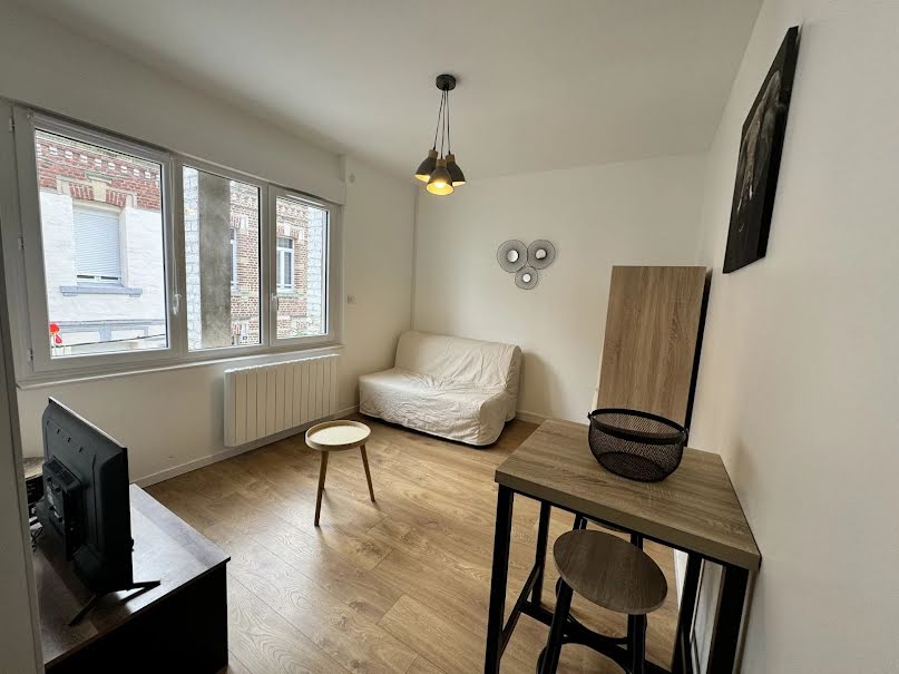 Location meublée appartement 1 pièce 18.03 m² à Saint-Quentin (02100), 375 €