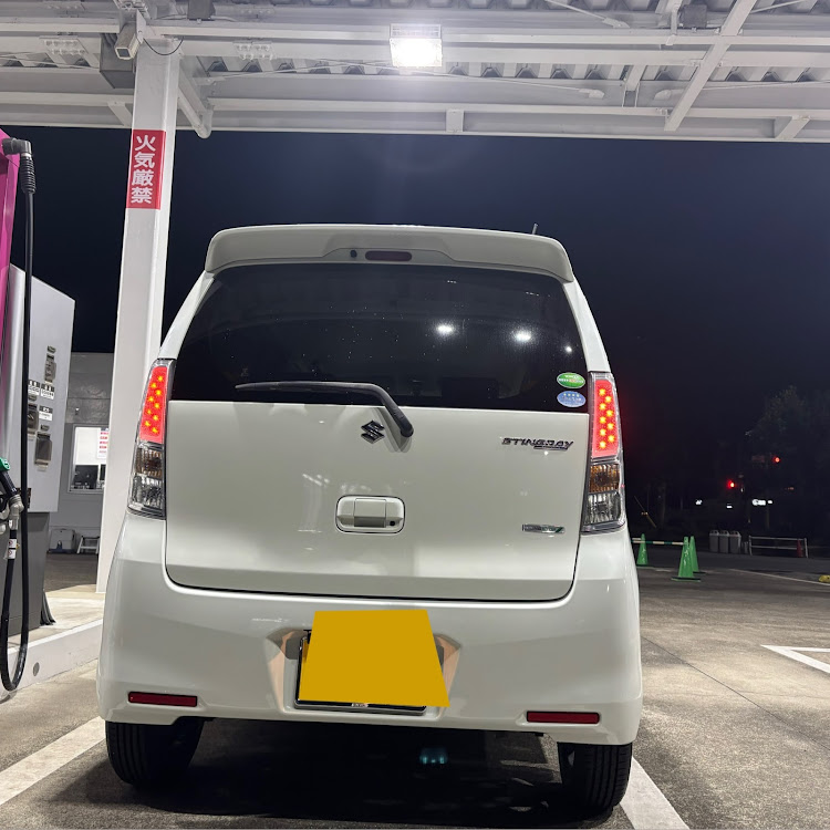 マッキーさんが投稿したガソスタは盛れる・夜カメ活・フットサル行く前にに関するカスタム事例の投稿画像3枚目