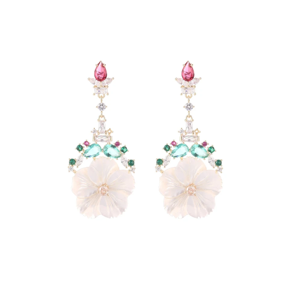 Boucles d'oreilles fleur en nacre naturelle, zircon couleur argent et aiguille, tempérament doux pour sublimer votre élégance.