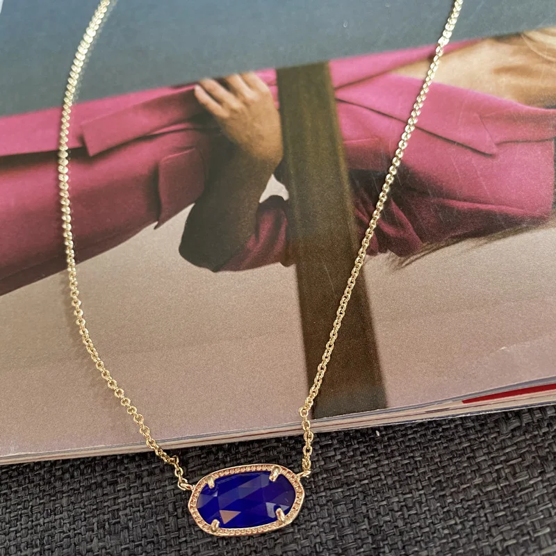 Damesmode eenvoudige multi-cut blauwe opaal ovale ketting. Stijlvol en tijdloos, perfect voor dagelijks gebruik en elke outfit.