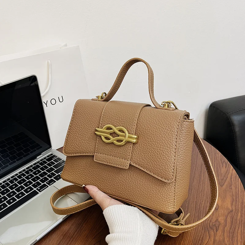 Sac à main femme à imprimé crocodile, sac à bandoulière et crossbody. Élégant et pratique, parfait pour porter à l'épaule ou en travers.