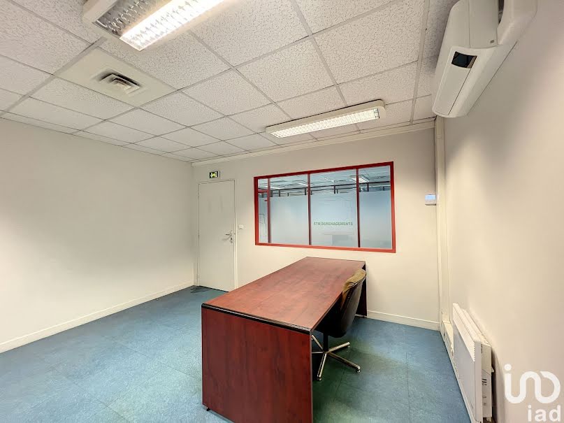 Location  locaux professionnels  19 m² à Brie-Comte-Robert (77170), 284 €