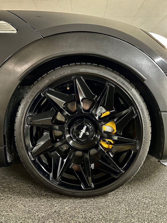 ミニ クラブマンのrotiform・f54・MINIクラブマン・rotiformcvt・サンダーグレーに関するカスタム事例の投稿画像3枚目