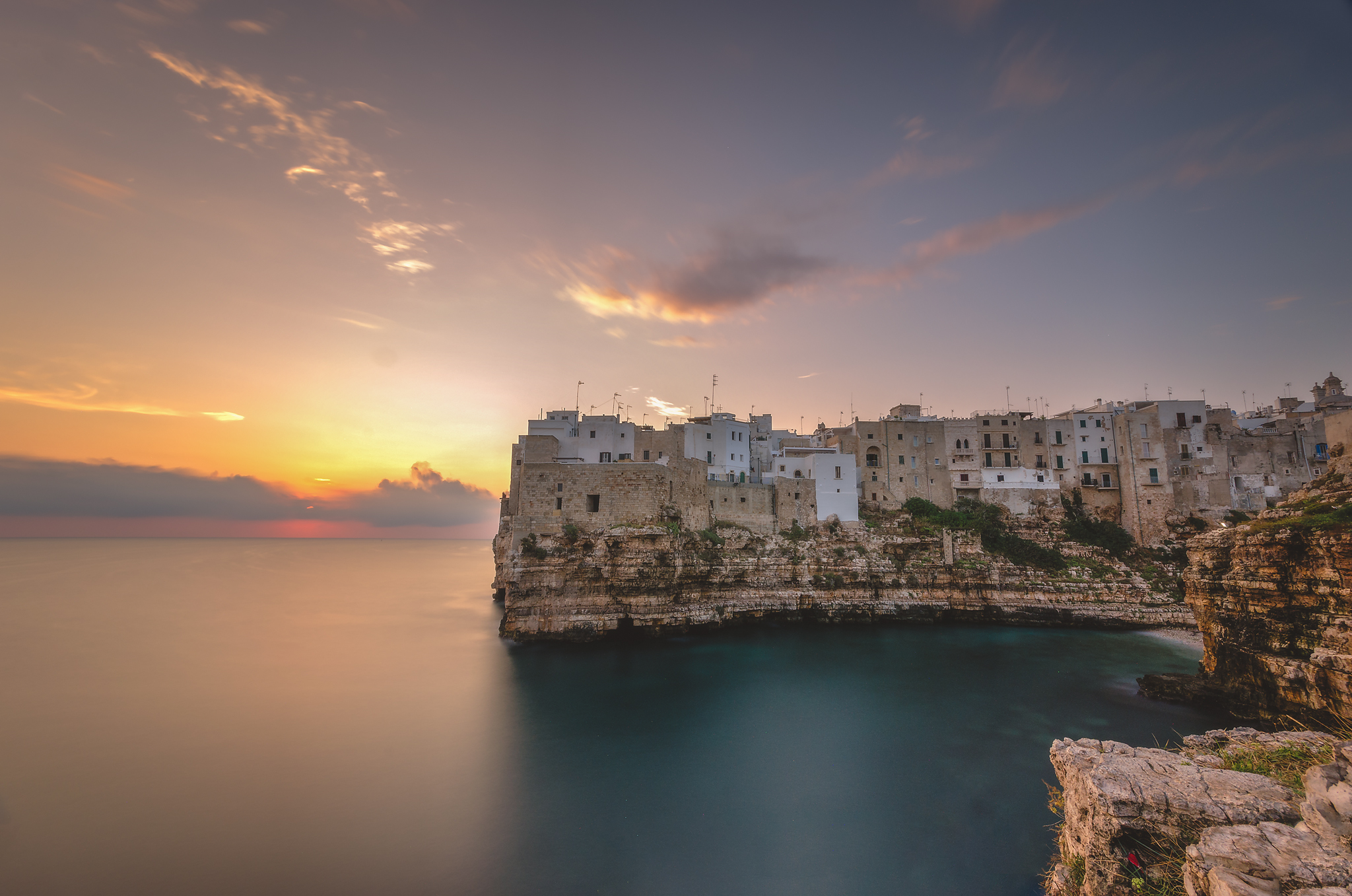 Alba a Polignano a Mare, Puglia. di Domenico Lacava