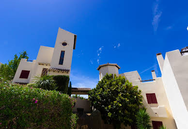 Appartement avec terrasse et piscine 4