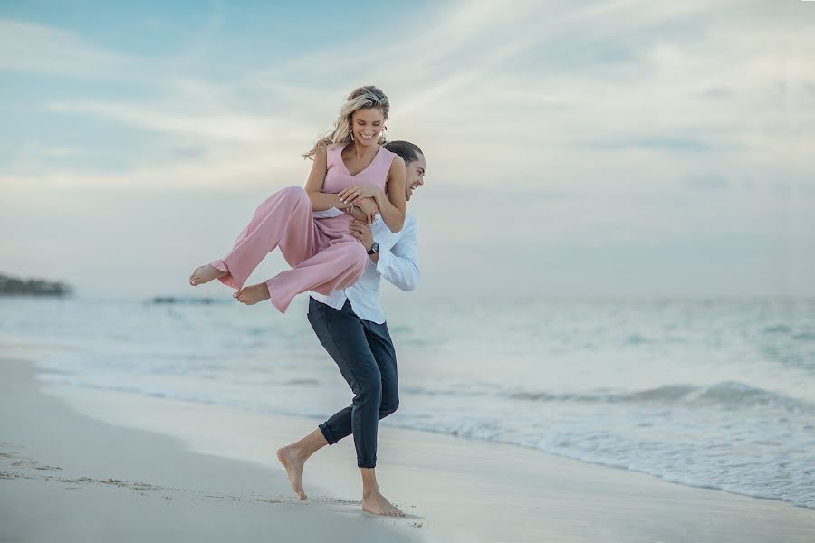 Düğün fotoğrafçısı Konstantin Silaev (puntacanawedding). 31 Aralık 2021 fotoları