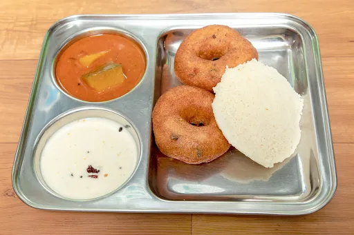 2 Medu Vada + 1 Idli