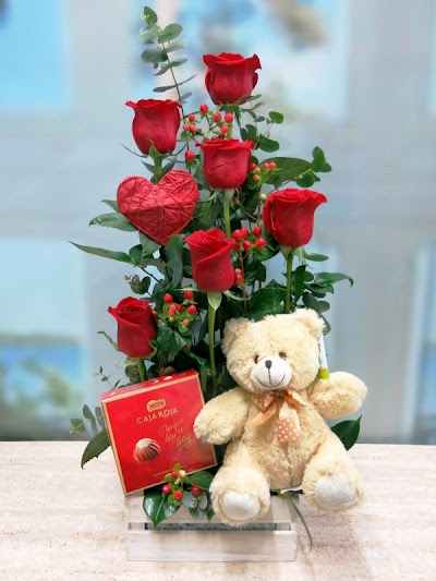 Bouquets of red roses - home delivery | Flowers at home