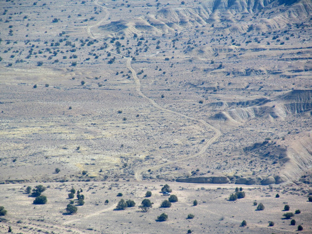 Road to the trailhead