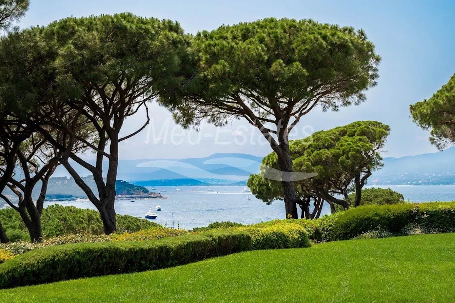 Vente villa 9 pièces 350 m² à Saint-Tropez (83990), NaN €