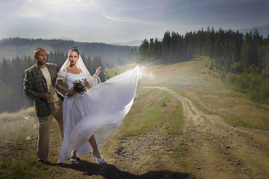 Fotografo di matrimoni Nazar Zakharchenko (nazarych). Foto del 15 novembre 2014