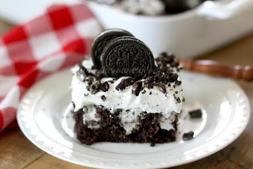 Oreo Pudding Poke Cake