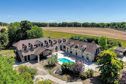 Maison avec piscine 1