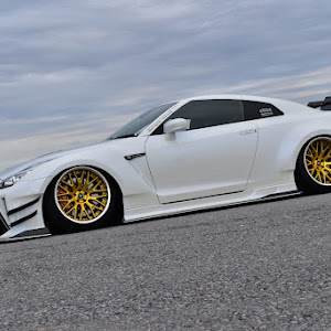 NISSAN GT-R R35