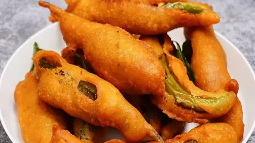 Mirchi Bajji (6 Pieces)