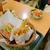 摩斯漢堡MOS BURGER(石牌公園店)