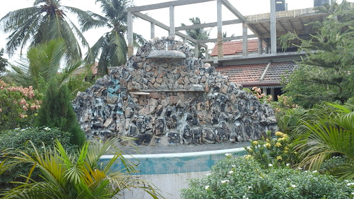 Fountain At Shadow Inn 